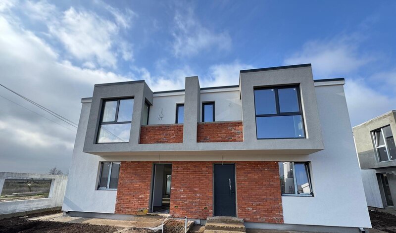 Tunari, Complex Teilor 77 vanzare vila individuala