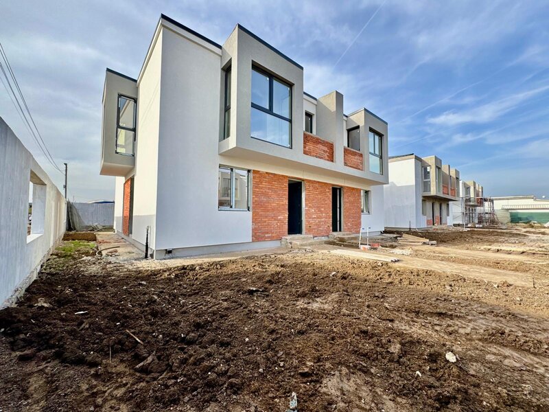 Tunari, Complex Teilor 77 vanzare vila individuala