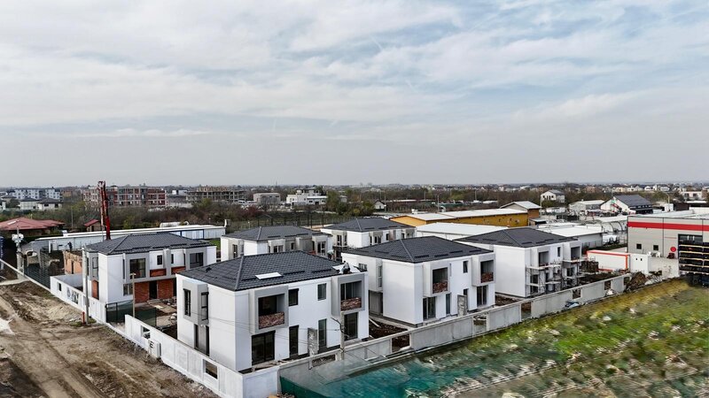 Tunari, Complex Teilor 77 vanzare vila individuala